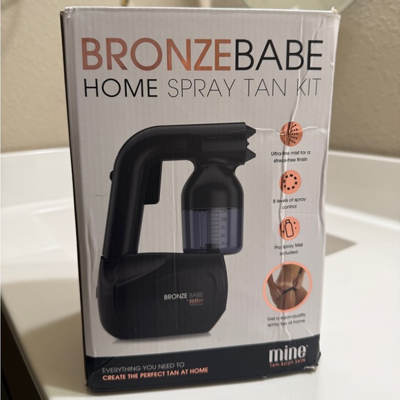 Mine Bronze Babe Spray Tan Kit - Black